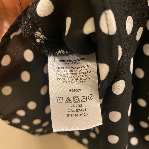 Loft Women’s Polka Dot Sleeveless Button Down Vneck Black/White Blouse Size M - Picture 9 of 9
